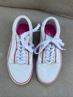 Vans Old School Lightening Bolt White Low-Top Leather Sneakers with Pink Insole